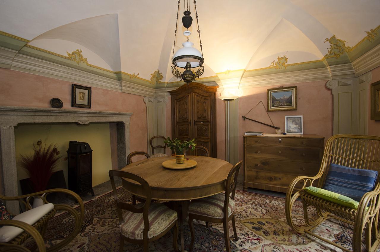 Palazzo Gamboni Swiss Historic Hotel Comologno エクステリア 写真